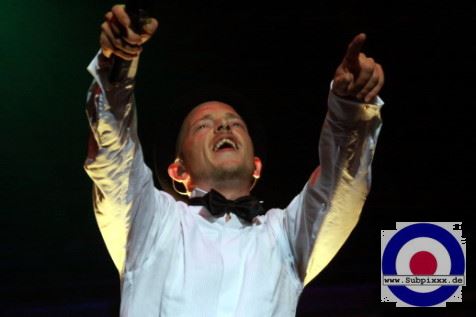 Jan Delay (D) with Disco No. 1 15. Chiemsee Reggae Festival - Übersee - Main Stage 14. August 2009 (16).JPG